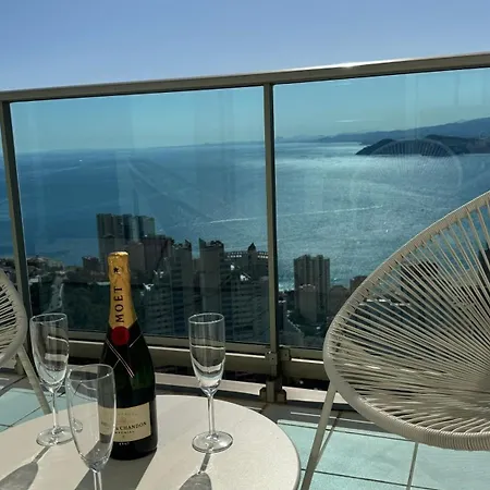 Διαμέρισμα Highest Penthouse With Skyline & Sea Views *