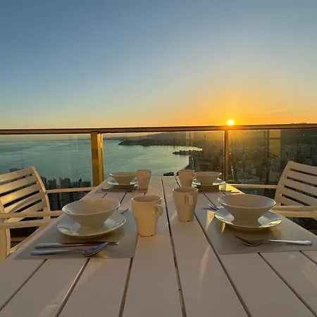Highest Penthouse With Skyline & Sea Views Μπένιντορμ