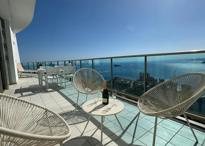 Apartment Highest Penthouse With Skyline & Sea Views *