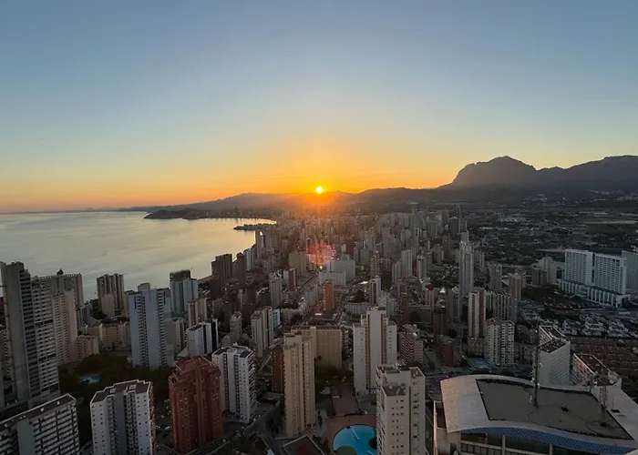 Apartment Highest Penthouse With Skyline & Sea Views